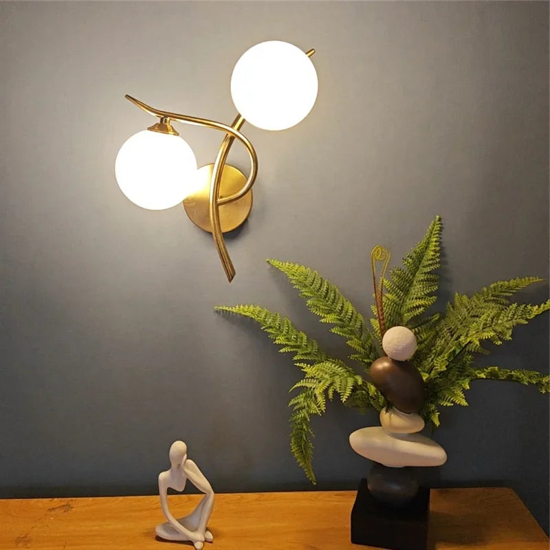 Lampes murales en fer modernes nordiques LED chambre lampe de lit apprentissage couloir salle appliques murales intérieures boule de verre décor luminaires G9