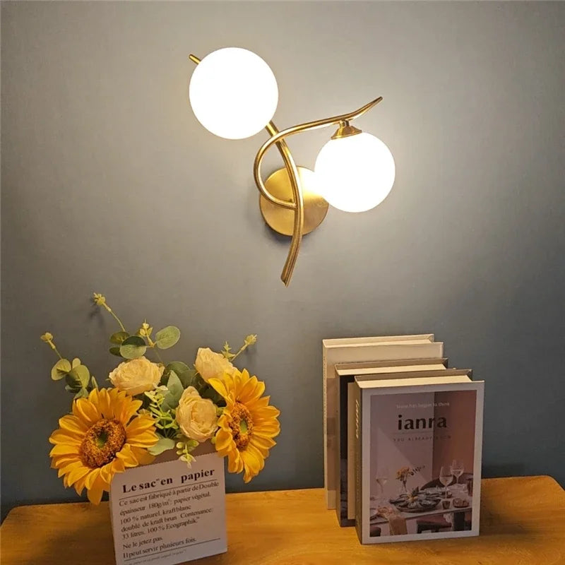 Lampes murales en fer modernes nordiques LED chambre lampe de lit apprentissage couloir salle appliques murales intérieures boule de verre décor luminaires G9